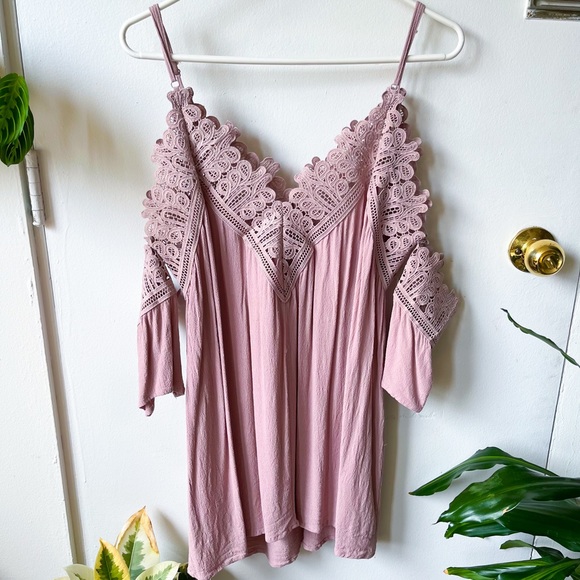 Off-The-Shoulder Flowy Top Size M - Picture 5 of 6